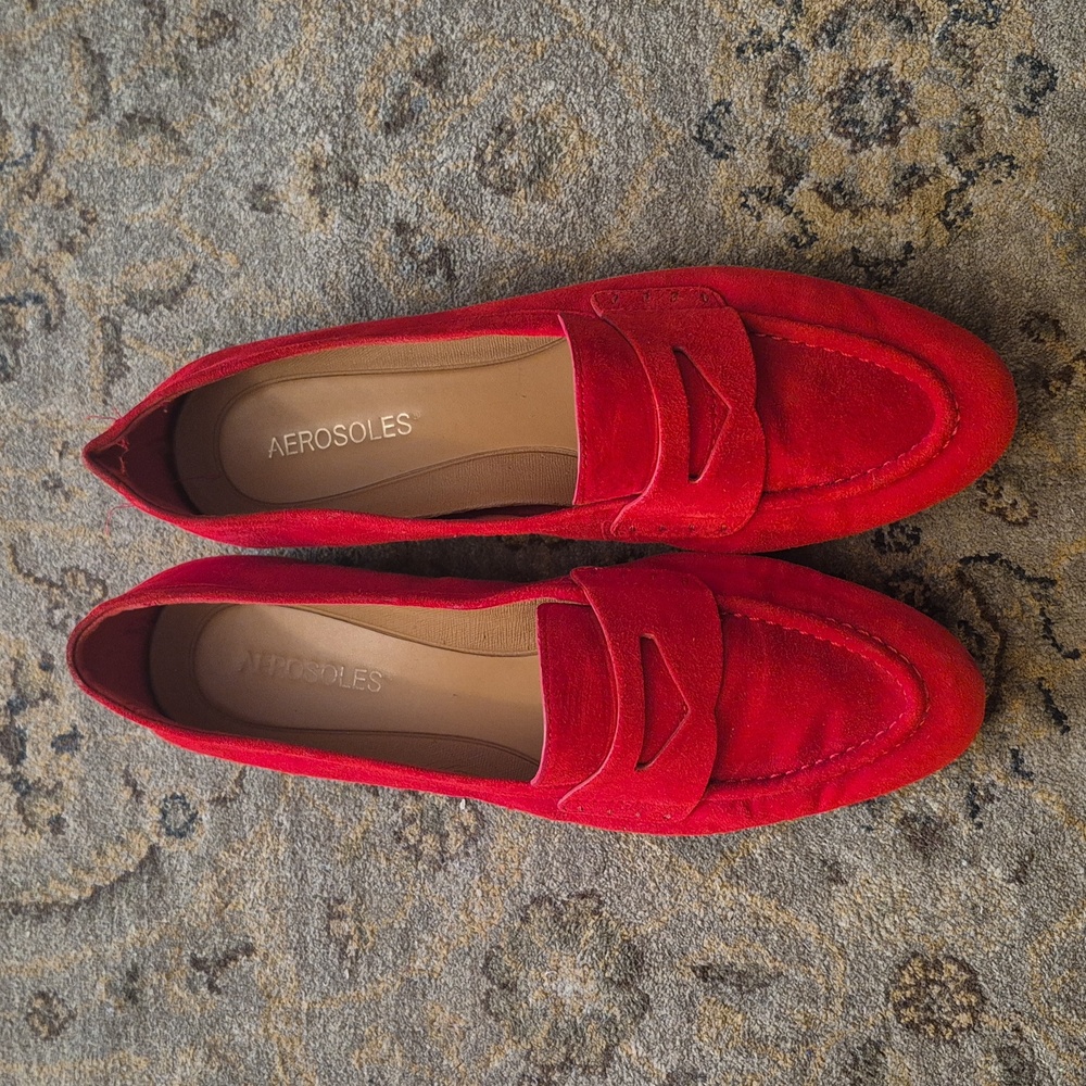 AEROSOLES Women's Bold Red Flats - Picture 2 of 9